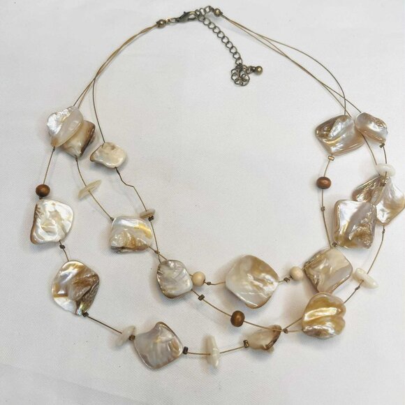 Vintage Mother-of-Pearl Layered Necklace — 39–44 cm Adjustable - Picture 2 of 8